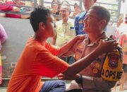 Warga Terharu saat Pemuda ODGJ di Gresik Dibantu Kapolres