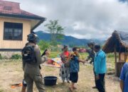 Ops Damai Cartenz-2025 Pererat Hubungan dengan Masyarakat Kampung Okpol Melalui Patroli Sambang