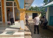 Polri Dekat Masyarakat: Polsek Sekotong Adakan Aksi Sosial di Taman Sejati