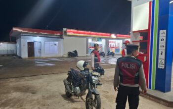 Patroli Humanis Polsek Sekotong Jaga Keamanan Objek Vital Desa Cendi Manik