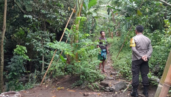 Bhabinkamtibmas Dorong Pertanian Rumah Tangga di Dusun Loco, Lombok Barat