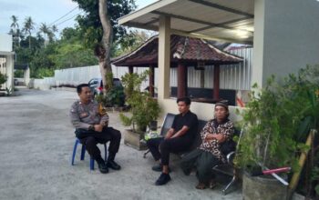 Dukung Ketahanan Pangan, Bhabinkamtibmas Edukasi Warga Batulayar Barat
