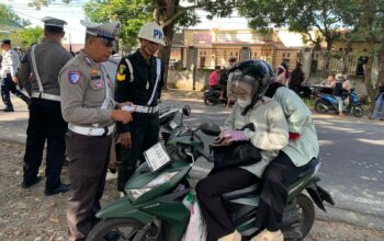 Operasi Patuh Rinjani 2025 Polres Lombok Barat Tindak Puluhan Pelanggar di Kediri