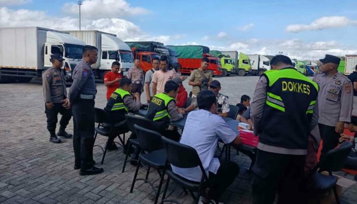 Bakti Kesehatan Polres Lombok Barat: Perhatian Serius bagi Pengemudi di Pelabuhan Gilimas