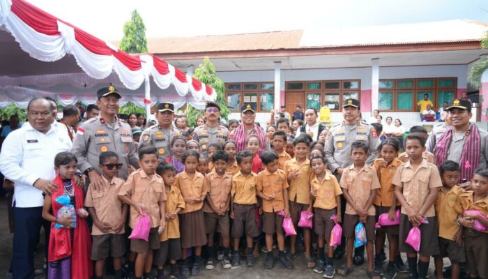 WAKAPOLRI KOMJEN POL PROF. DR. DEDI PRASETYO RESMIKAN EARLY WARNING SYSTEM GUNUNG LEWOTOBI LAKI-LAKI DI FLORES TIMUR